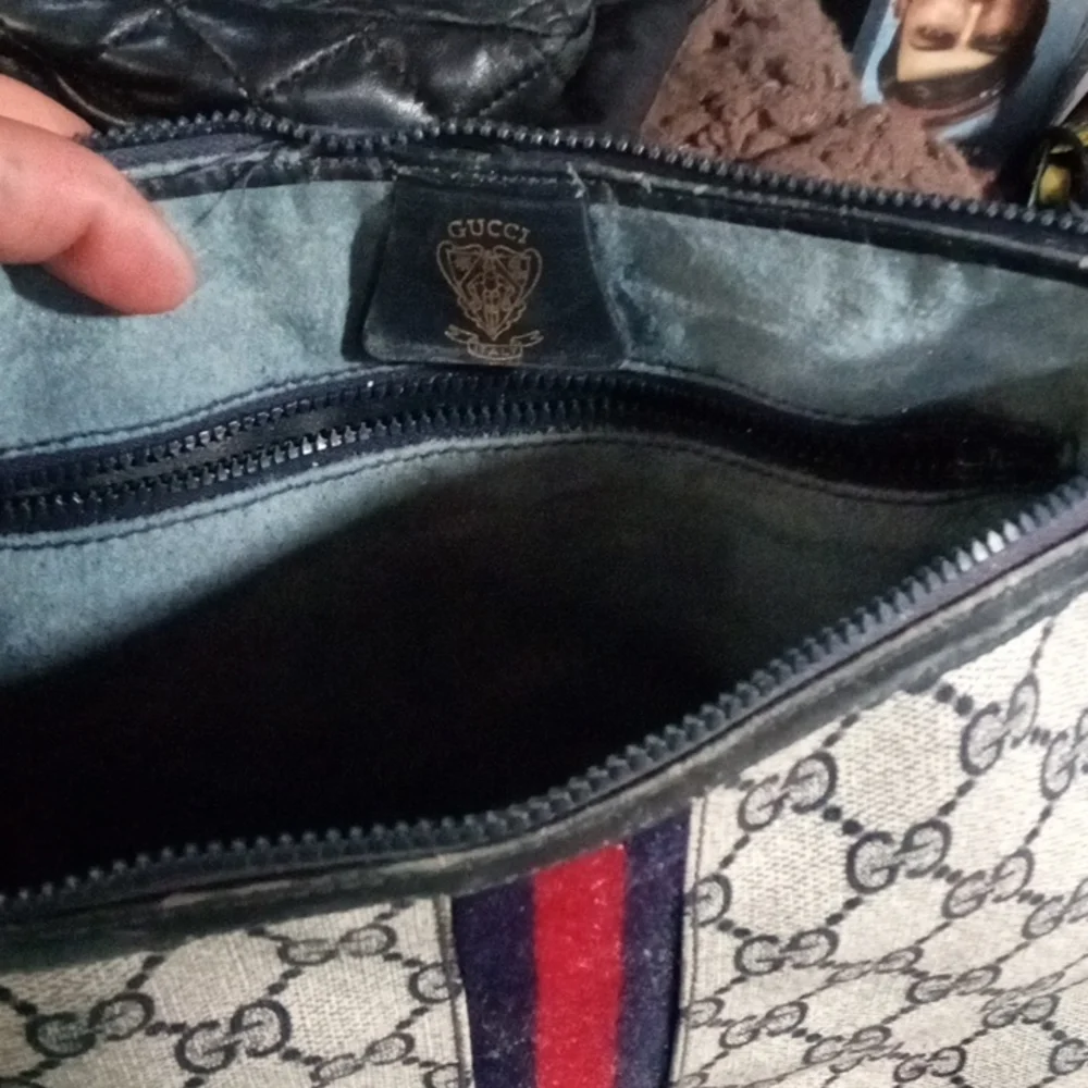 Handbag - Picture 2 of 3